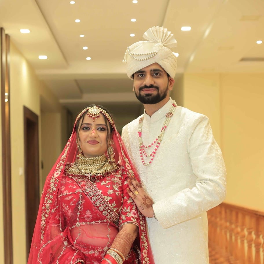 Deepak Hariramani & Akshita Thawani