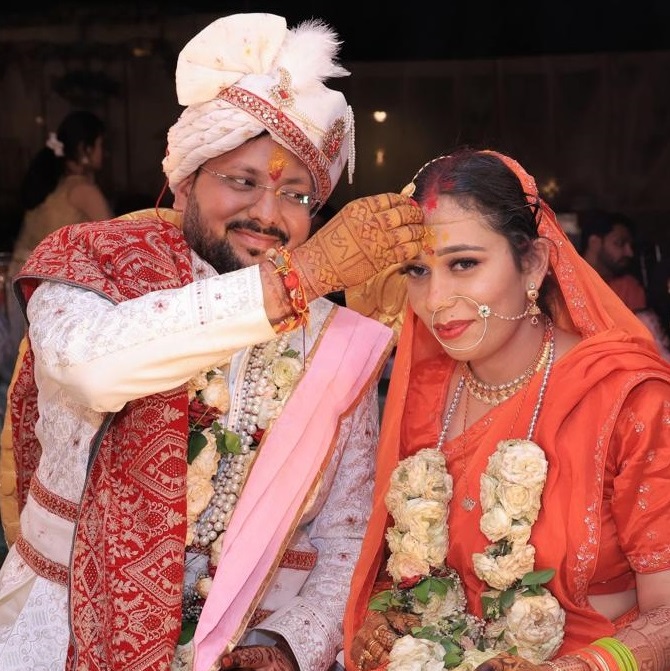 Vishnu Dhanuka & Ayushi Sisodia